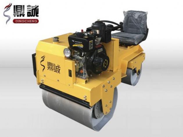 點(diǎn)擊查看詳細(xì)信息<br>標(biāo)題：DC850C座駕式壓路機(jī) 閱讀次數(shù)：13959